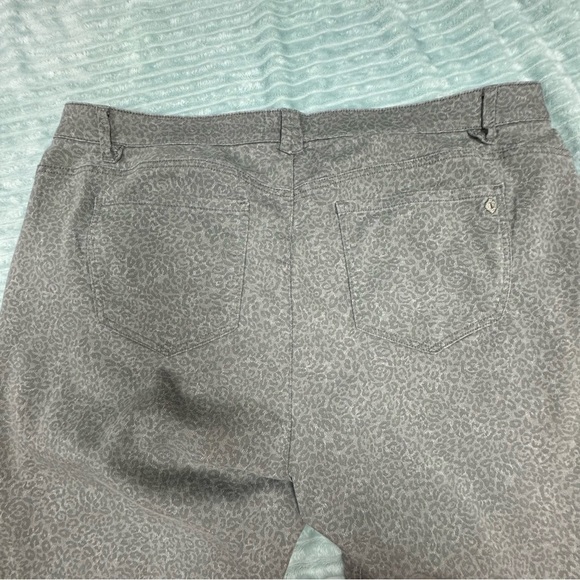 Democracy Ab solution 22WP Gray subtle animal print jeans - Picture 4 of 11